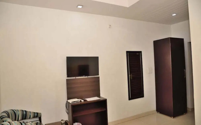 JK Rooms 129 RC Regency -Nr. Golden Temple.