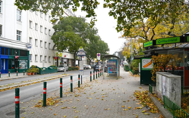 Delightful Duplex Danube Canal