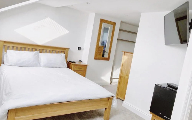 Luxury Rooms with Private Bathrooms