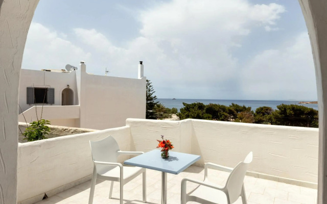 Stratos Studios & Apartments