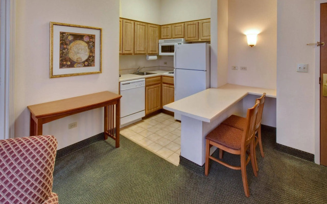 Staybridge Suites Chicago-Oakbrook Terrace by IHG