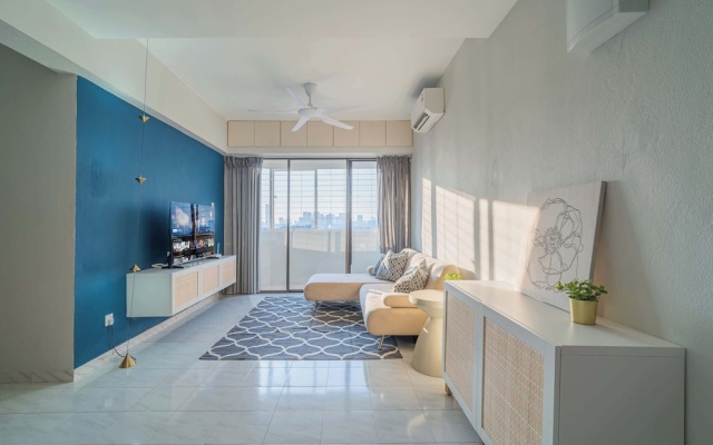 Stylish 3BR Stay Near Gurney Drive, Free Parking – Guest Rooms – George Town
