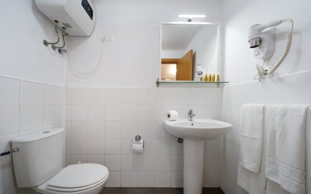Mhc Arenales Hotel