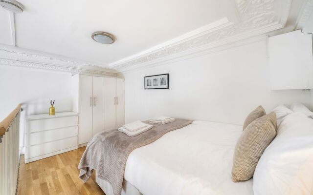 Modern Flat in Paddington