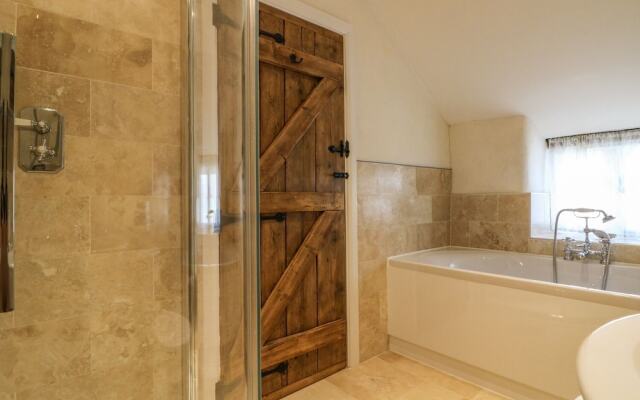 Middle Dean Farmhouse