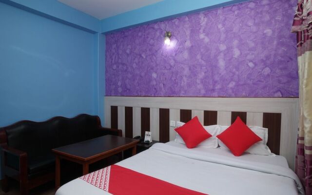 OYO 618 Hotel Middle Point