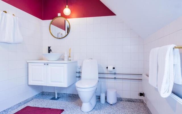 'Gem Suites Hotel Apartments