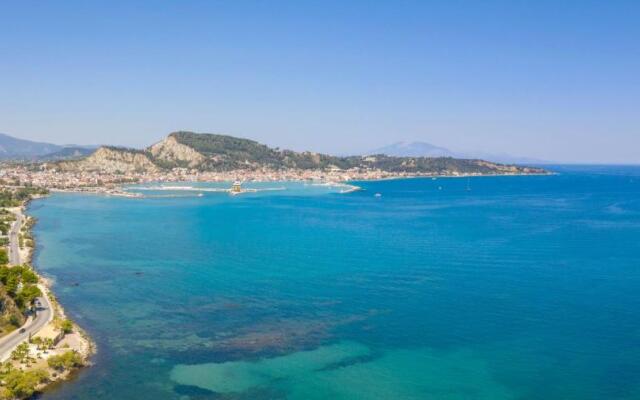 Venetico Beachfront Apartments & Suites - Sea View Suite