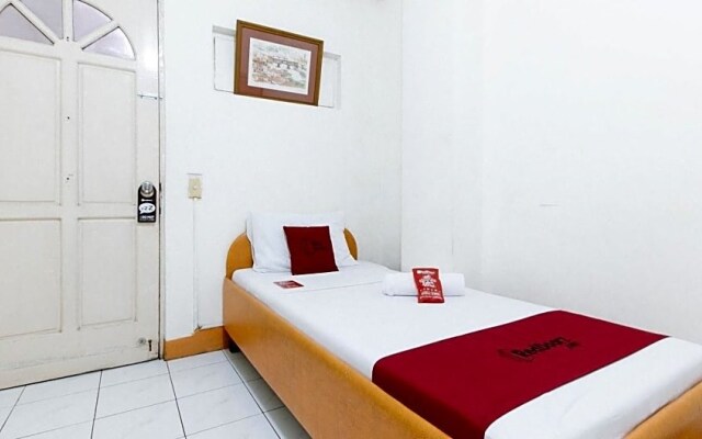 RedDoorz Plus Near McArthur Park Tacloban