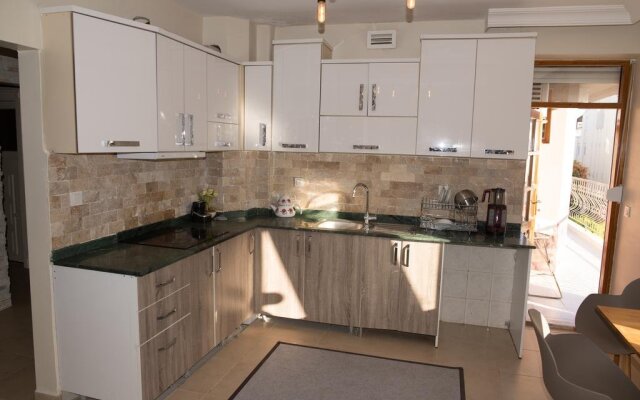Arya Suites