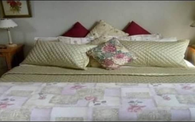 Mcintosh Cottages – Guest Rooms – Strahan