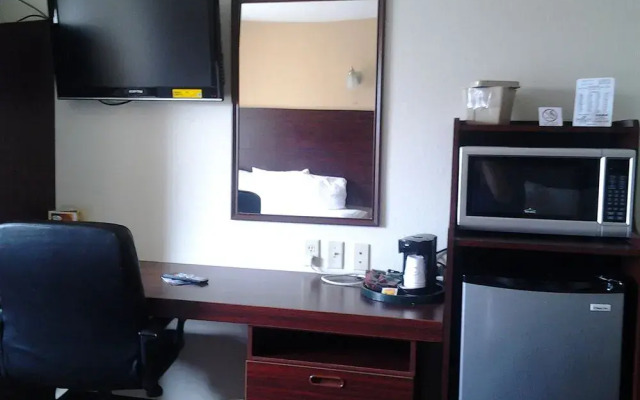 Bridgepointe Inn & Suites