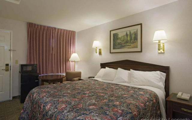 Americas Best Value Inn & Suites Wine Country