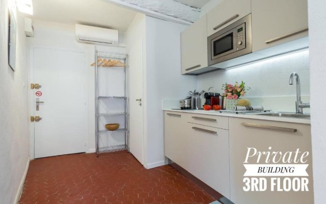 Private Building, 4 Apts, Unique At Nice Old Town