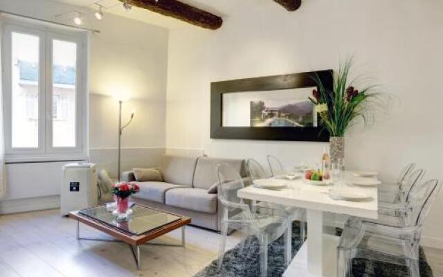 Great Flat in the Old Town Up To 4