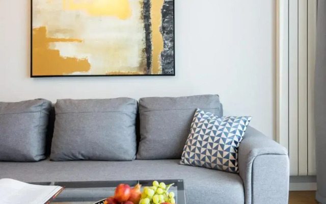 Bright 2BR Flat - Top Location - Green Views