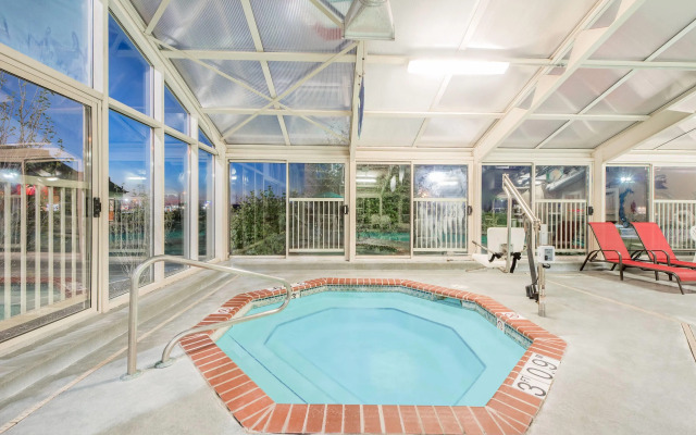 Baymont by Wyndham Litchfield