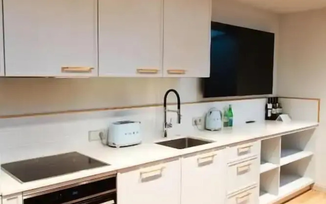 Roze Center Apartments