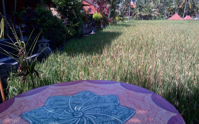 Puji Bungalow & Hostel