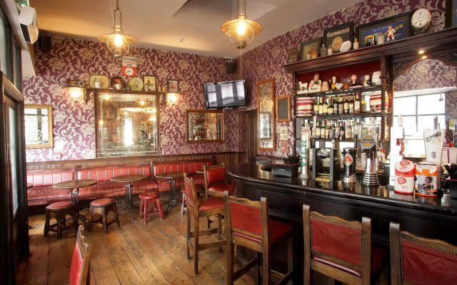 Waterfoot Hotel