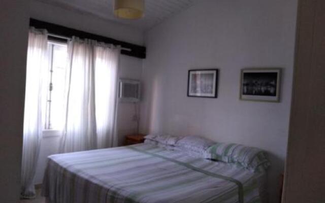 APTO 2º Andar No Centro