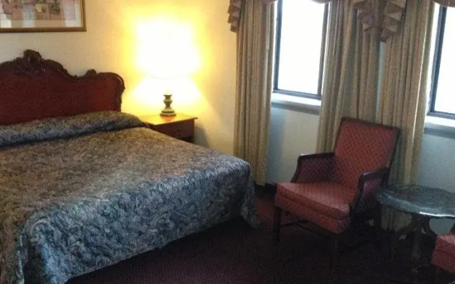 Embassy Motel - Franklin