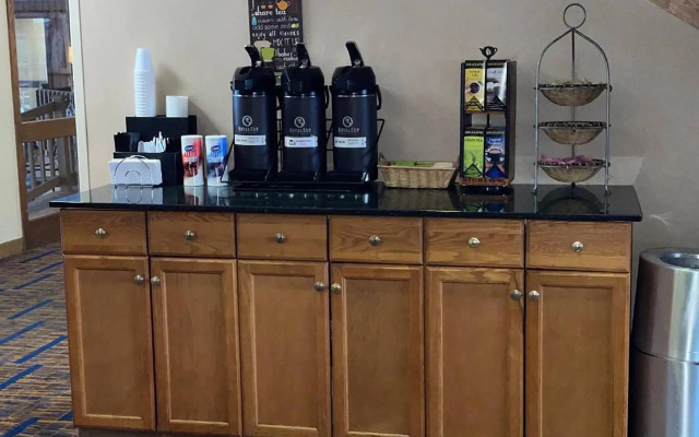 Howard Johnson by Wyndham Merrillville