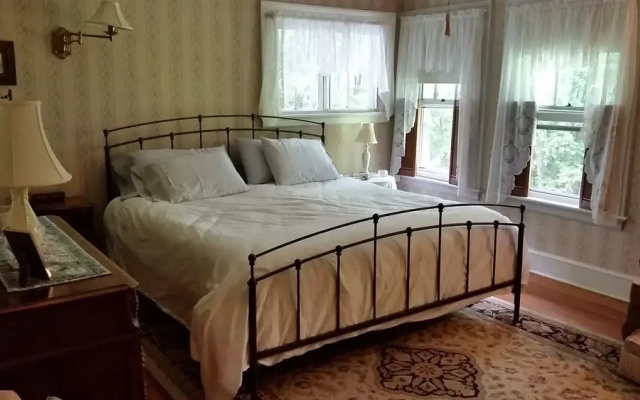 Tucker Hill Inn