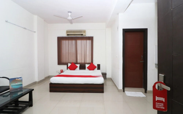 Oyo 30630 The Radiance