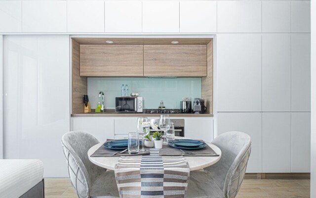 LUX Holiday Home - Studio One 1