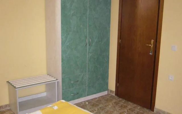 Guest House With The Wooden Plough