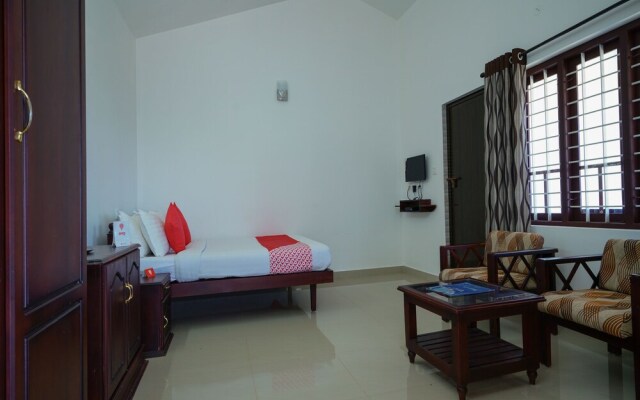 OYO 16158 Firdows Homes Adimali
