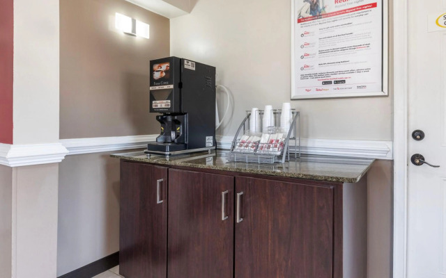 Red Roof Inn Suffolk