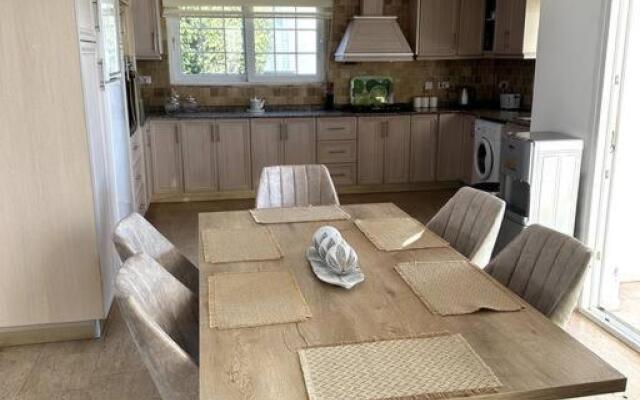 Beautiful 5 bed Villa with Pool