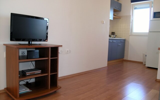 Apartment Luce - 2 Bedroom Apartment 4-2