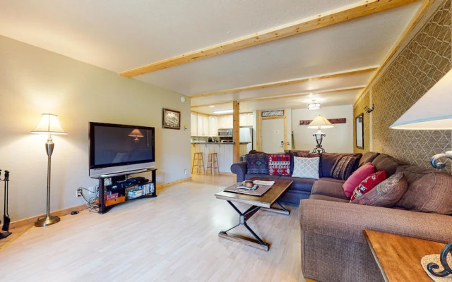 Summit Cozy Condo Getaway!