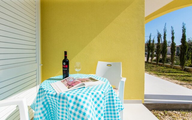 Nice Apartment in Pakostane With 1 Bedrooms and Wifi