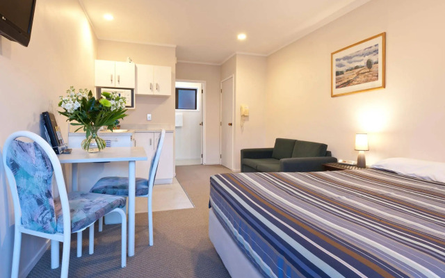 Outrigger Motel