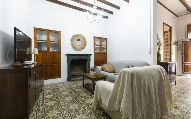 Casc Antic in Javea With 2 Bedrooms and 1 Bathrooms