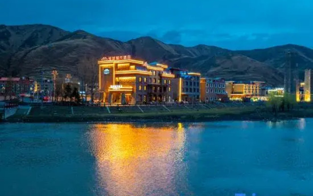 Yamolinka   Hotel