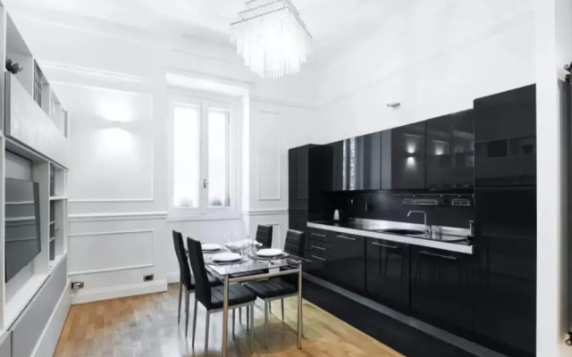 Acquileia - Stylish Loft Steps From Corso Magenta
