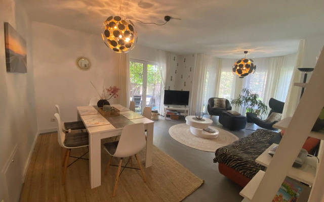 Pool & Lake Holiday Home