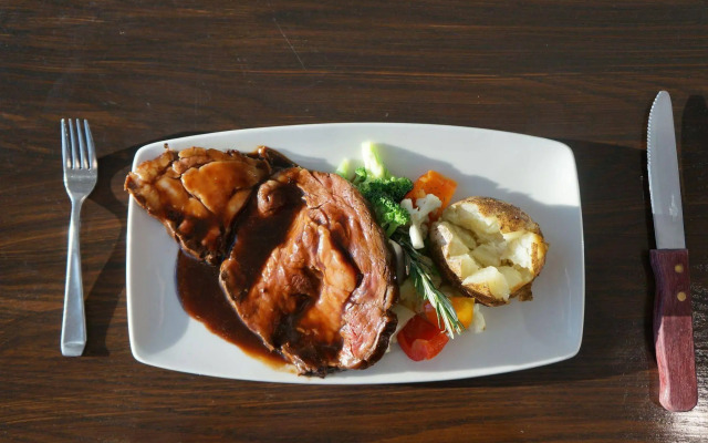 Clarion Lakeside Inn & Conference Centre