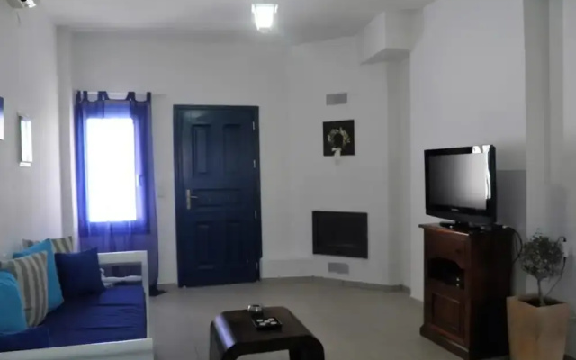 Santorini Traditional Suites
