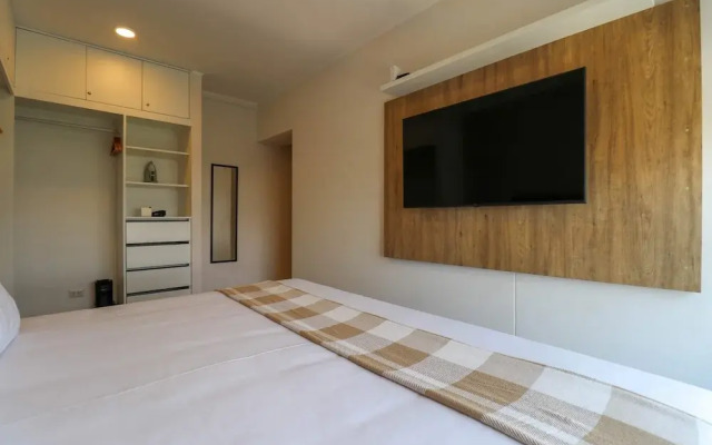 w Comfy 2BR w Park View in Miraflores