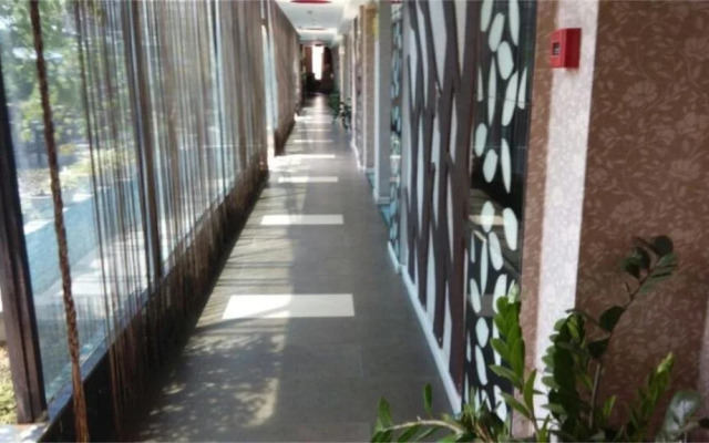 Yinxiang Business Inn