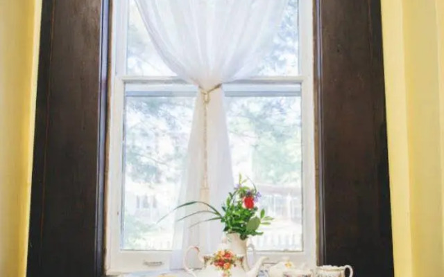 Old Caledonian Bed and Breakfast