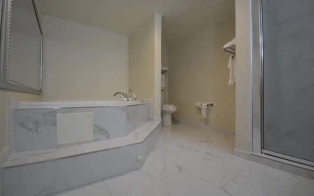 Holiday Inn Hazlet by IHG