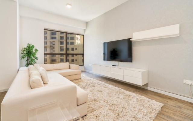 Stunning & spacious sea view Apt. in Jumeirah Beach