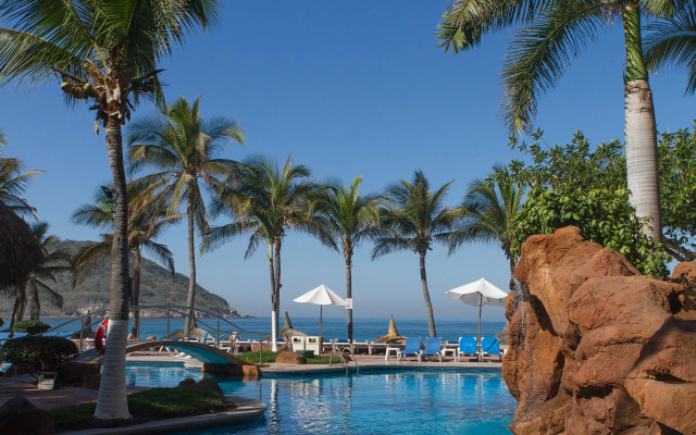 Luna Palace Hotel and Suites